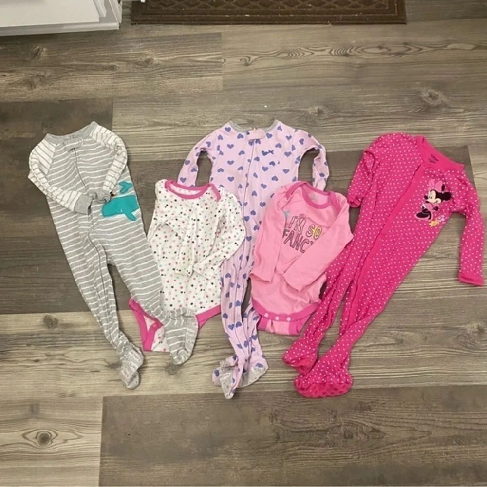 Disney.‎ bundle of Baby Girl Footsies and Onesies Pajamas. 18 Months